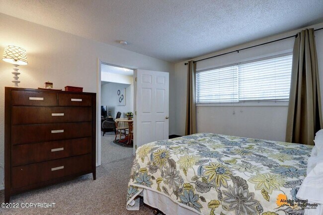 Building Photo - Akins Real Estate