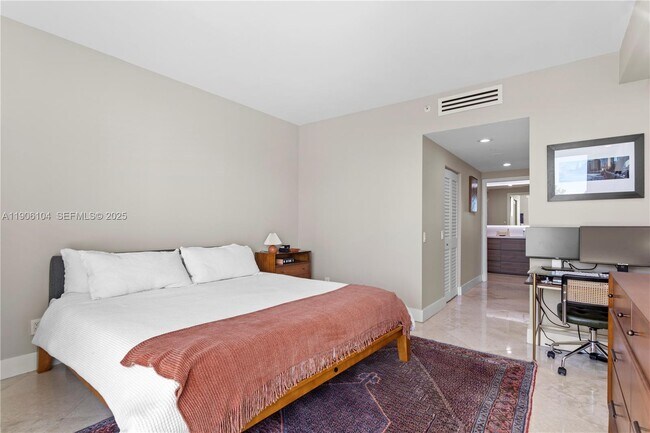 Building Photo - 2475 Brickell Ave