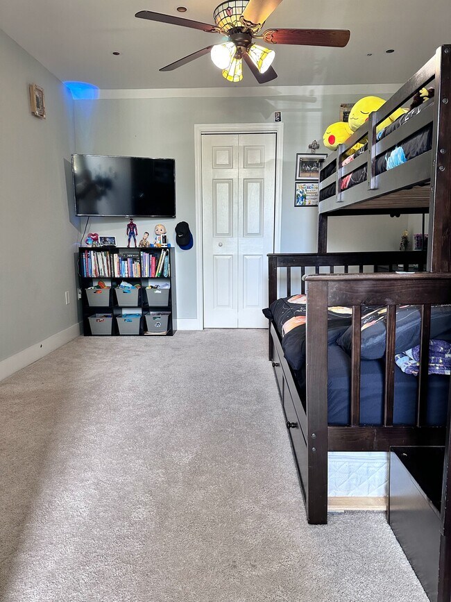 Building Photo - 304 Chisholm Trail