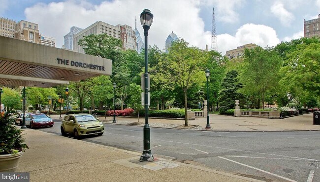 Building Photo - 224 W Rittenhouse Square