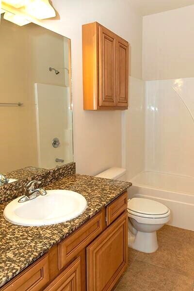 Building Photo - "Spacious 3-Bedroom Townhouse with 2.5 Baths in Prime Fort Walton Beach Location!"