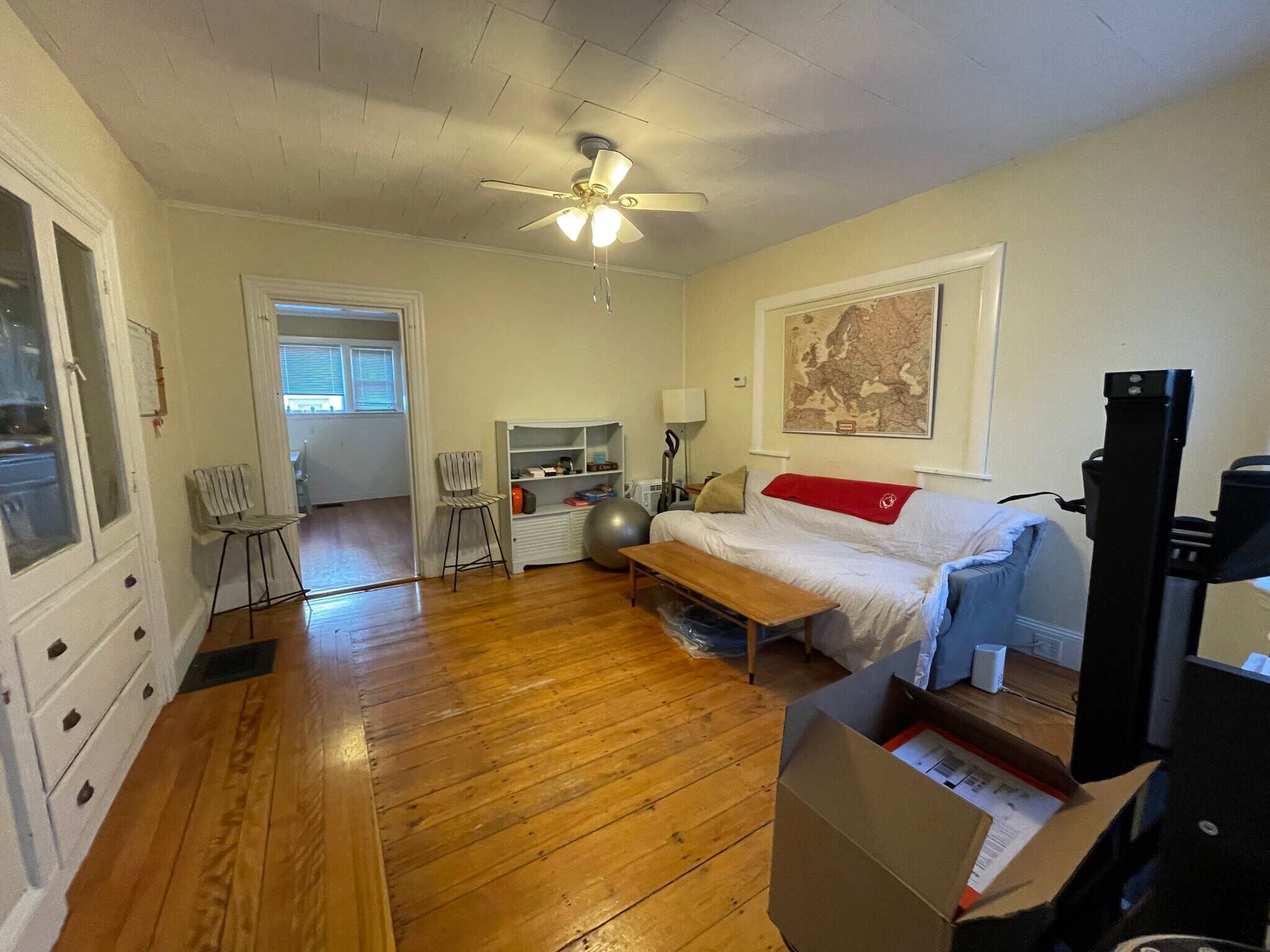 Building Photo - 21 College Ave