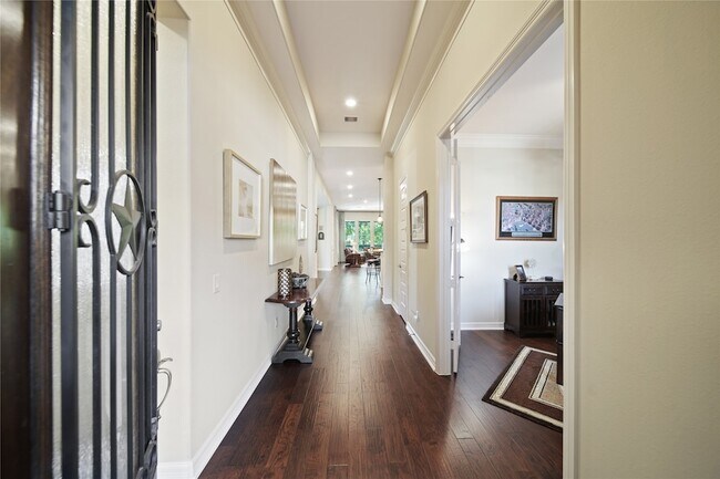Building Photo - 9510 Spring Rose Dr