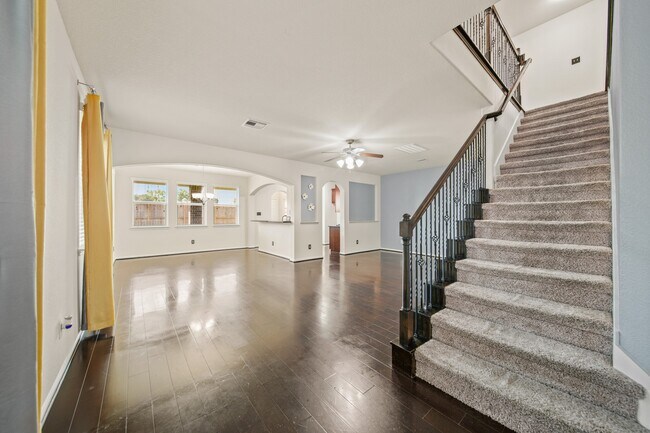 Building Photo - 4027 Waterford Ln