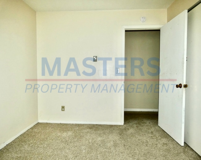 Building Photo - 3 Bedroom House