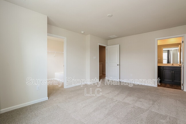 Building Photo - 66 Arlotta St