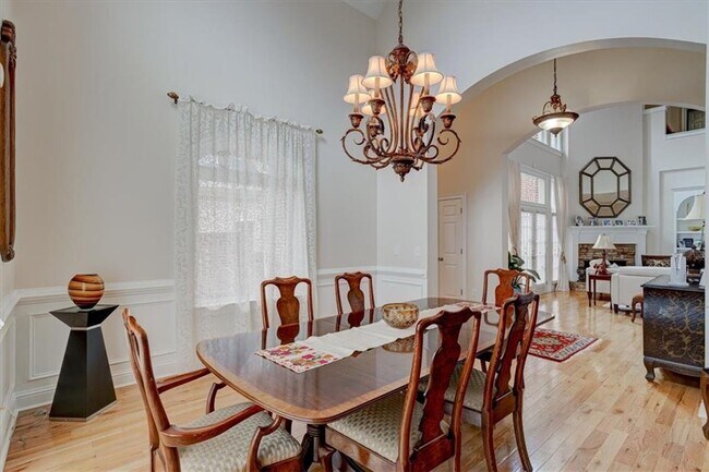 Building Photo - 5962 Spalding Park Pl