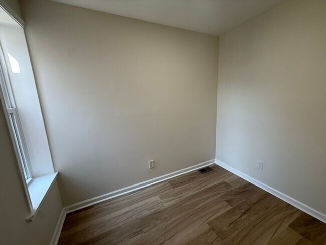Building Photo - 3-Bedroom Port Richmond Home with Central Air and Expansive Backyard