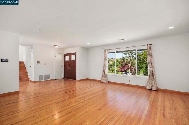 Building Photo - 18 Wimpole St