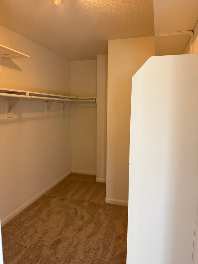 Building Photo - LARGE CORNER LOT 2 STORY 4 BED HOME IN MATHER