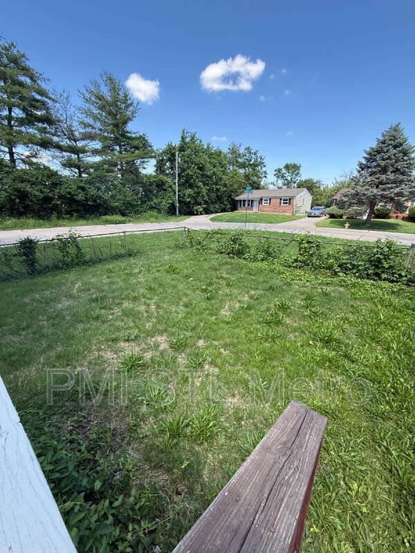 Building Photo - 10557 Castle Dr