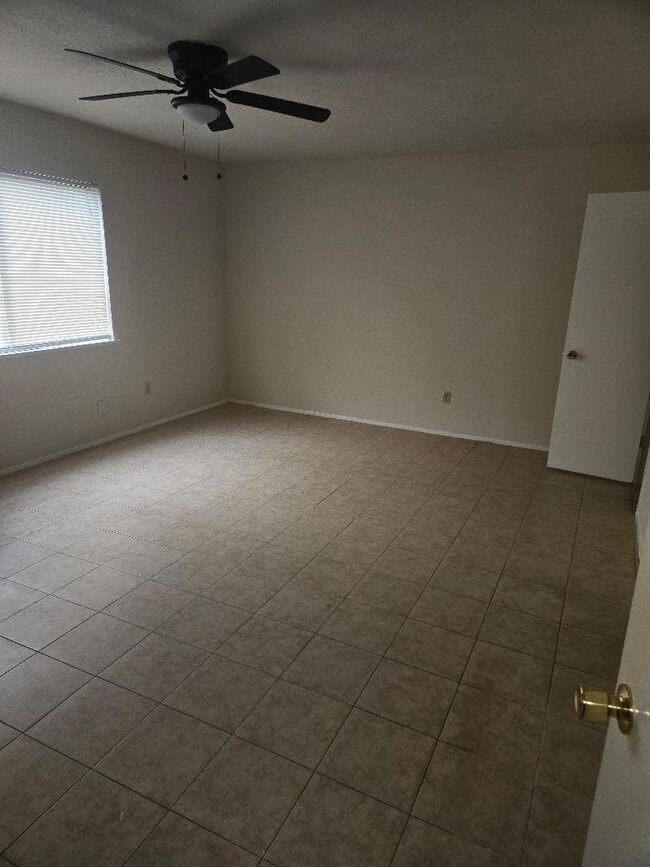 Building Photo - 15803 Munson Ln