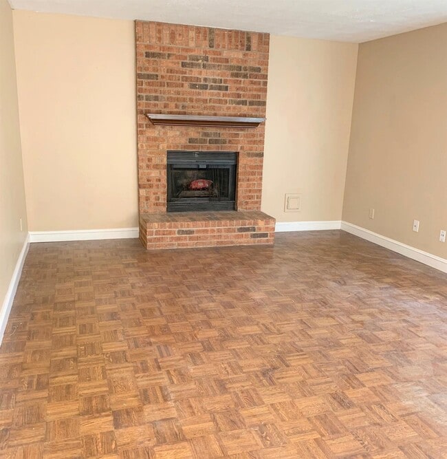 Building Photo - 4803 Brooklawn Dr