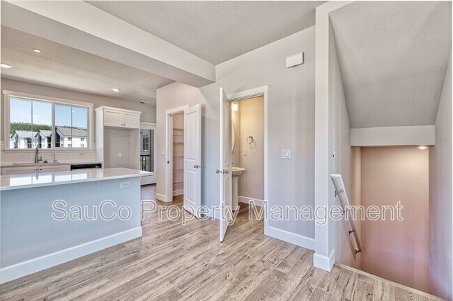 Building Photo - 17071 SW Friendly Ln