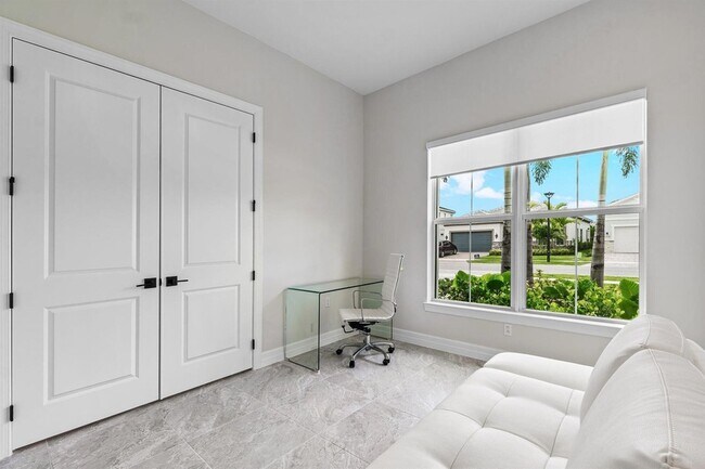Building Photo - 12325 Frontline Ln