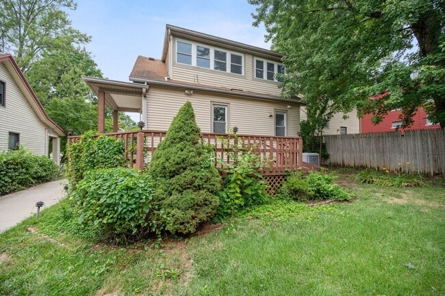Building Photo - CHEVIOT- Charming 3 bedroom 1.5 bath