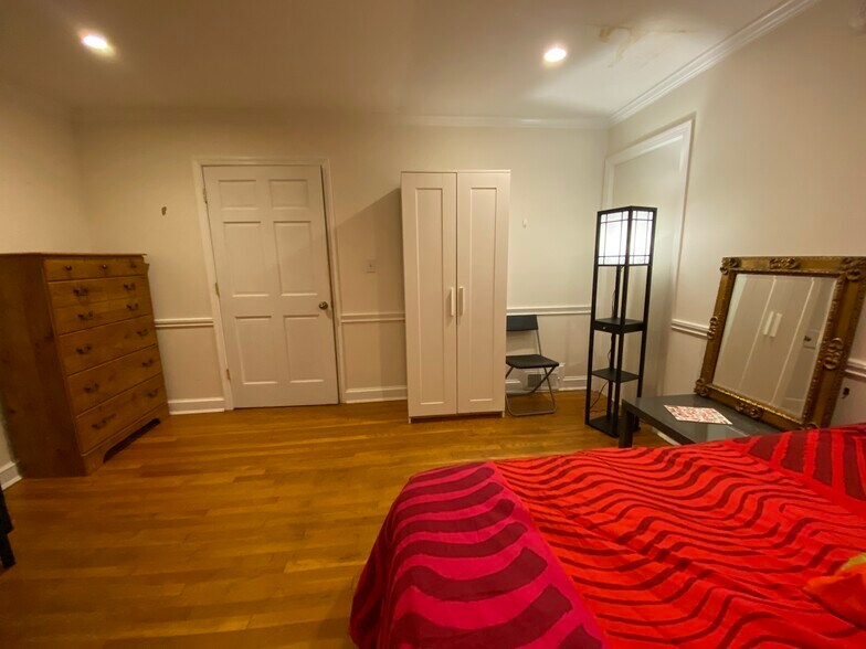 Building Photo - 4427 Nebraska Ave NW