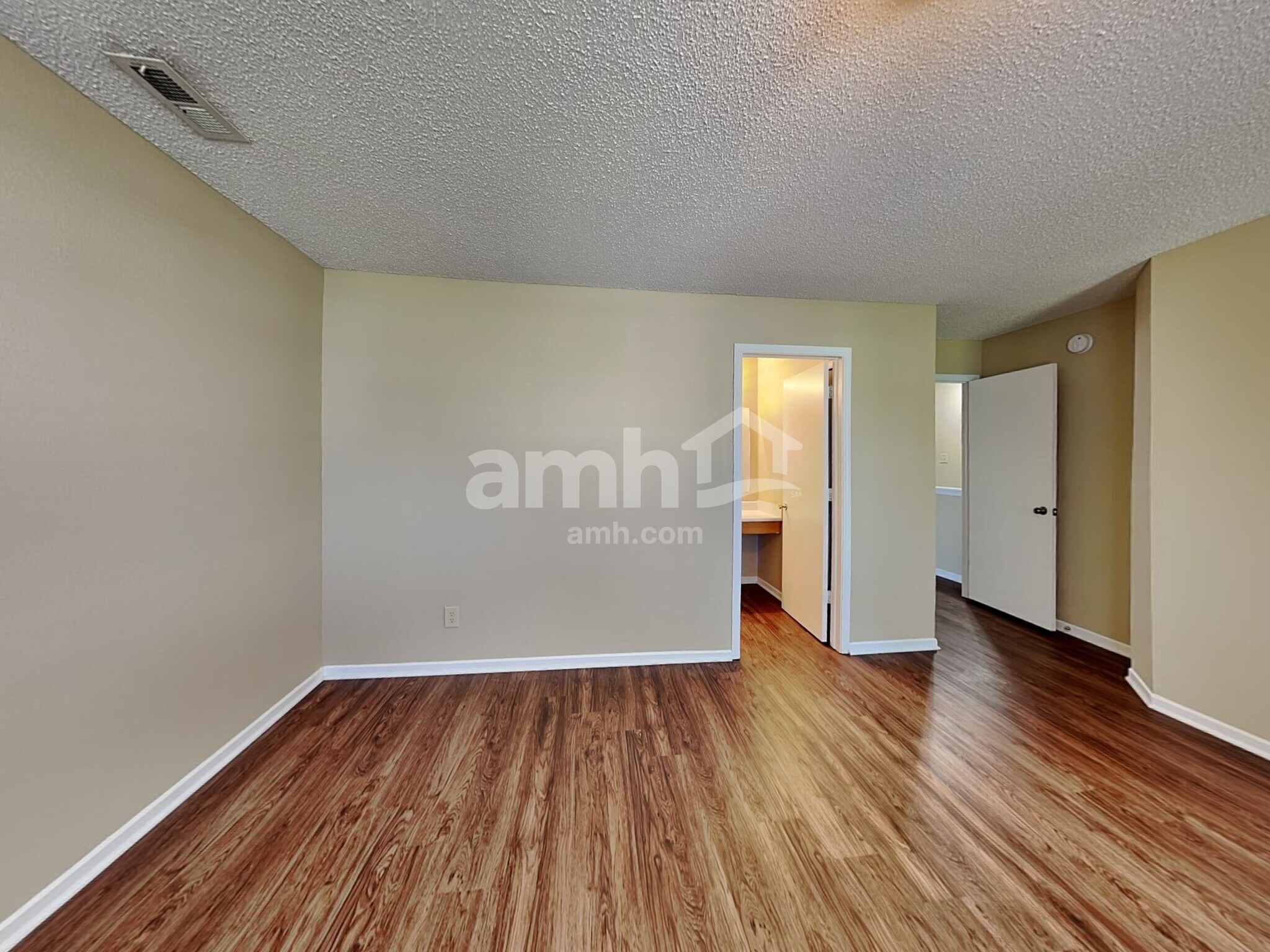 Building Photo - 10176 Cumberland Pointe Blvd