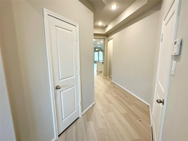 Building Photo - 31908 Retama Rnch Dr