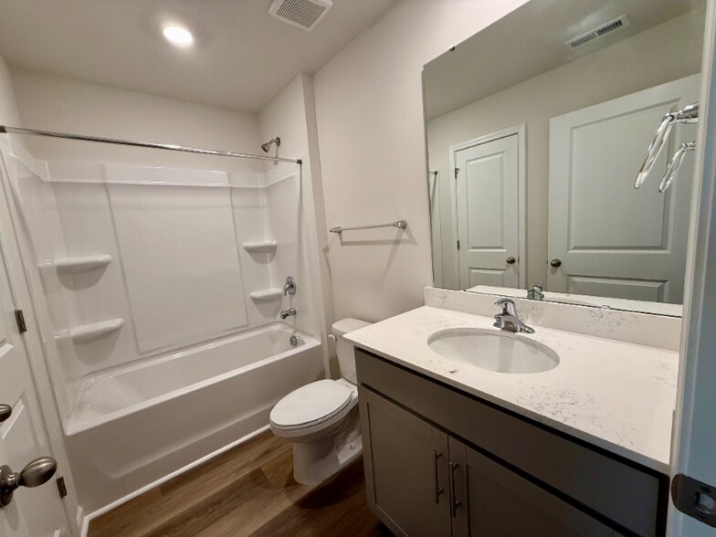 Building Photo - 5106 Hyrule Dr