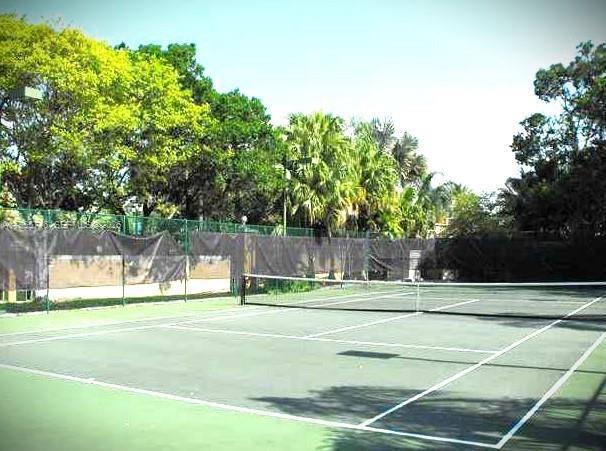 Building Photo - 19999 E Country Club Dr