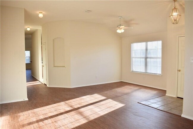 Building Photo - 1000 Salt Creek Trail