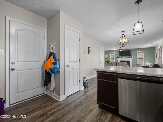 Building Photo - 216 Shell Rock Landing Rd