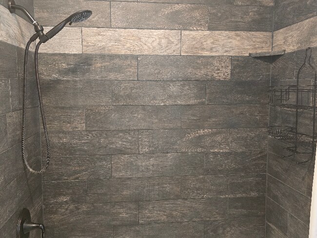 Building Photo - 2615 Silver Blvd