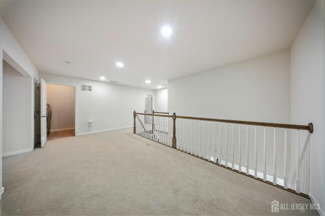 Building Photo - 30 Clover Ln