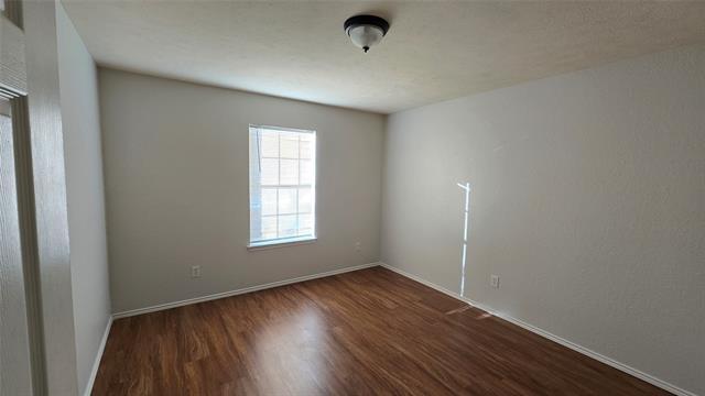 Building Photo - 18064 Kelly Blvd