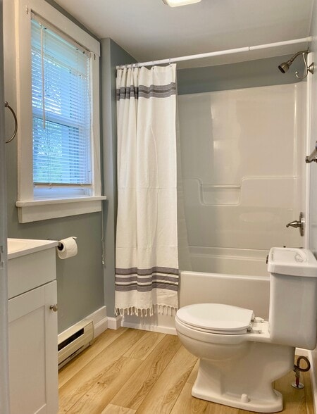 Building Photo - 414 Main St