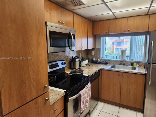 Building Photo - 9420 W Flagler St