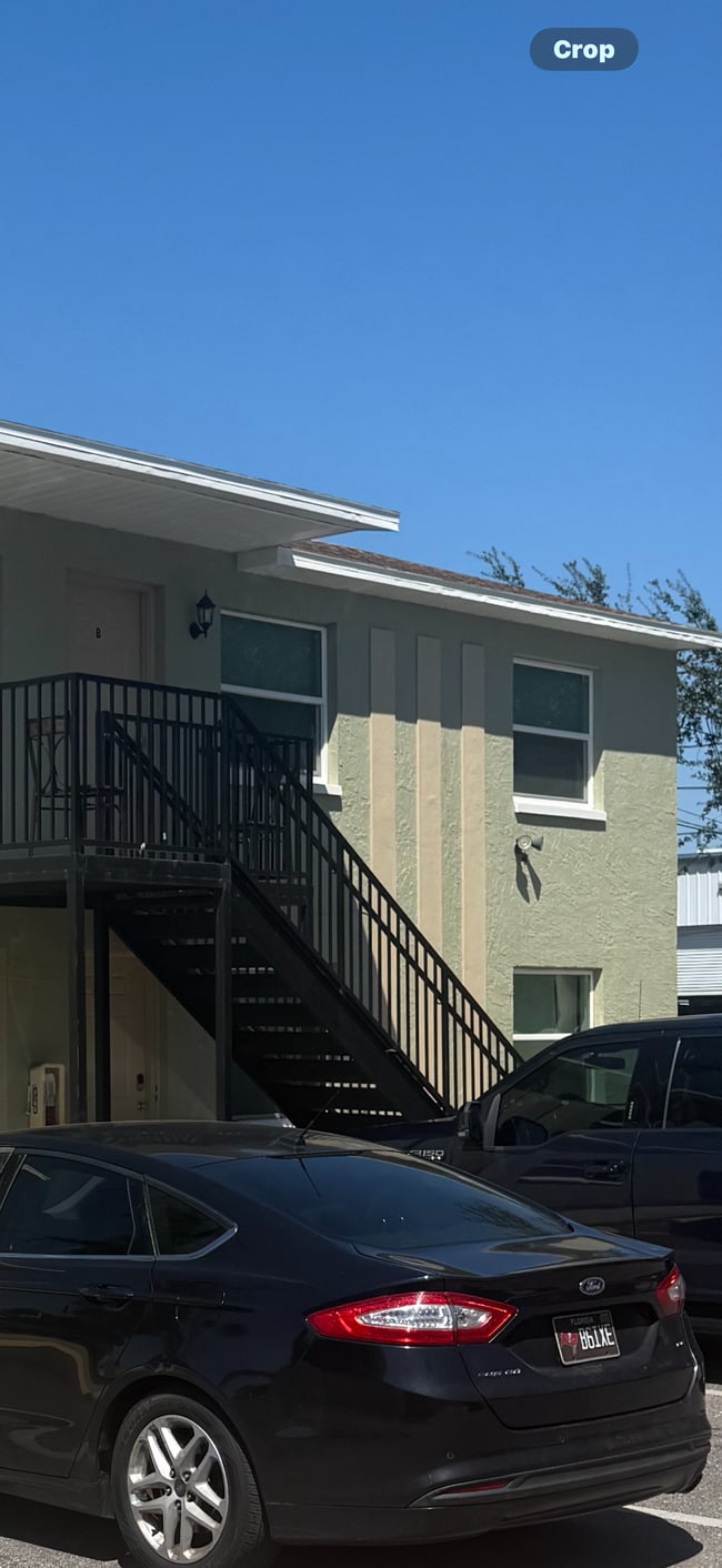 Building Photo - 909 E Humphrey St