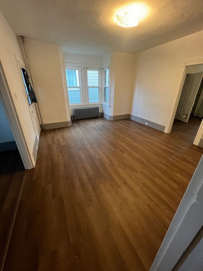 Building Photo - 329/331 N Lincoln