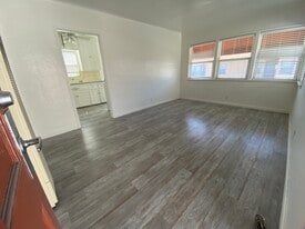 Living Area - 152 Ximeno Ave