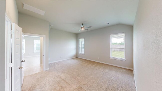 Building Photo - 333 Spruce Oak Ln