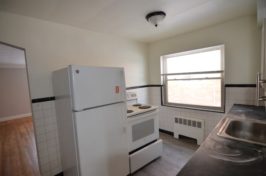 Building Photo - 1623 Section Rd