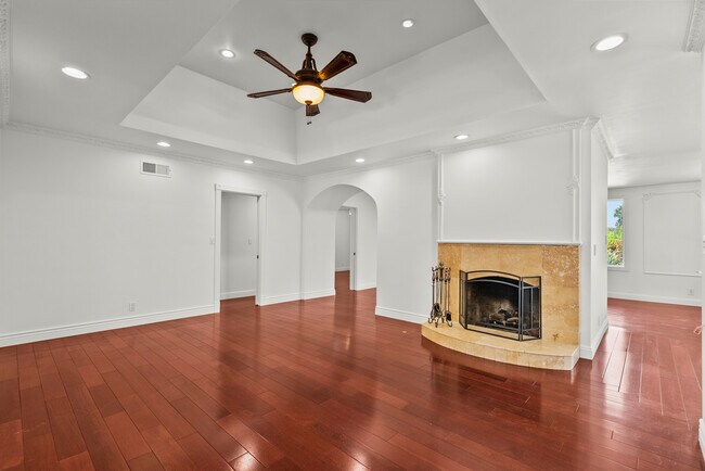 Building Photo - 23036 Burbank Blvd