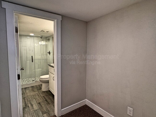 Building Photo - 4720 Elm Ct
