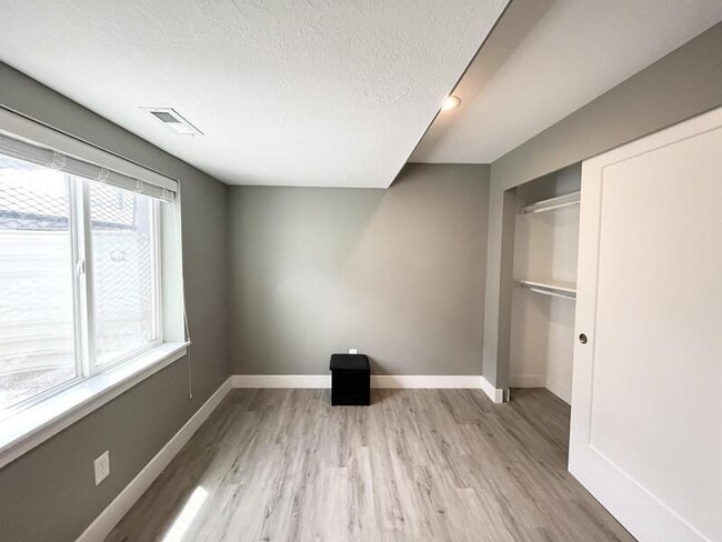 Building Photo - 9729 Fira Ln