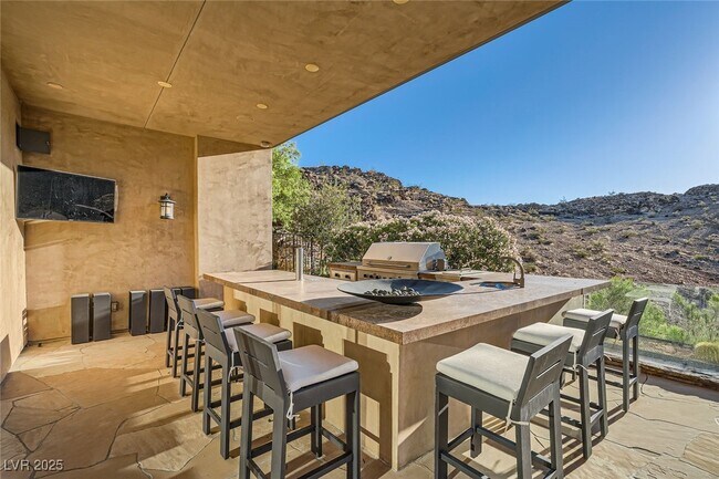Building Photo - 5 Promontory Pointe Ln