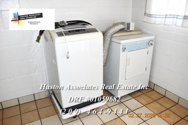 Building Photo - 870 W Euclid Ave