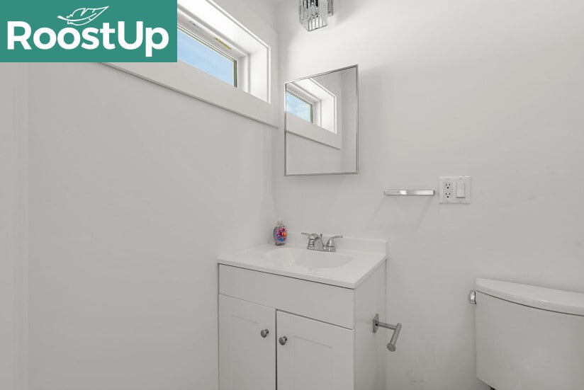 Building Photo - RoostUp Furnished Private Bedroom with Pri...