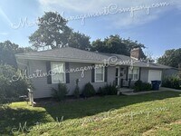 Building Photo - 605 Short St