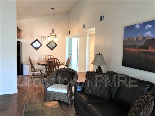 Building Photo - 138 Beacon Way