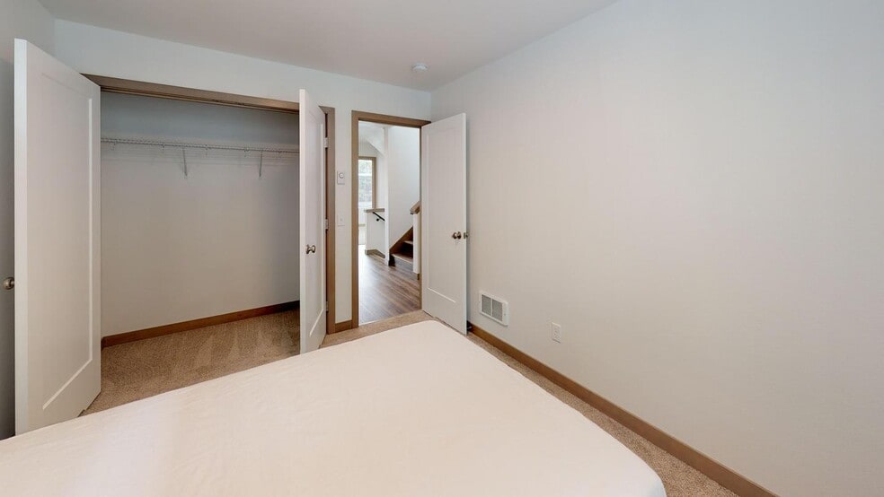 Building Photo - 3308 Claremont Ave S