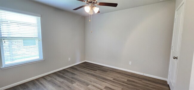 Building Photo - 29711 Breakwater Dr