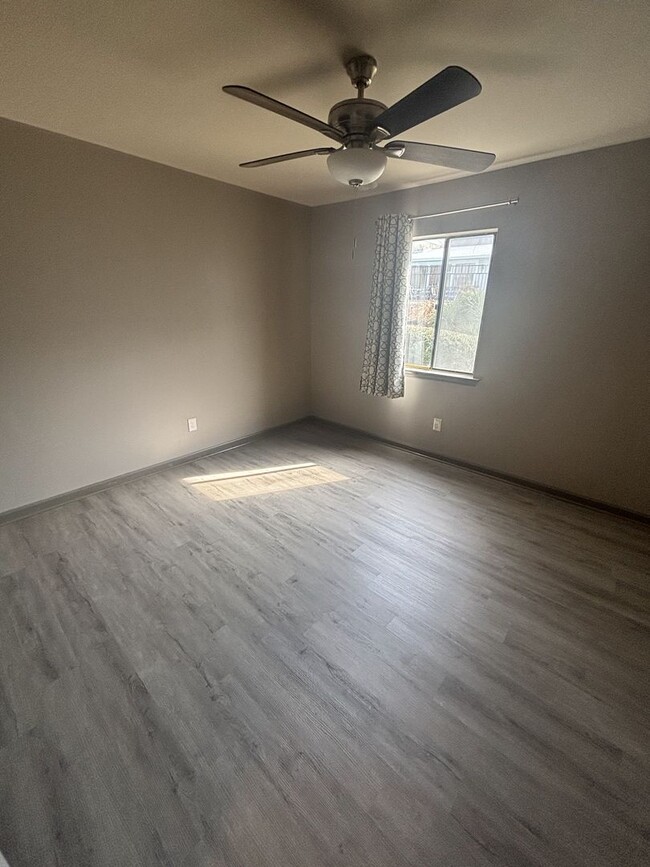 Building Photo - 2 Bed 2 Bath zoned for Homewood City schools