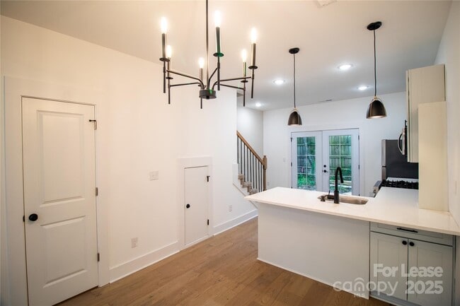 Building Photo - 603 Church St