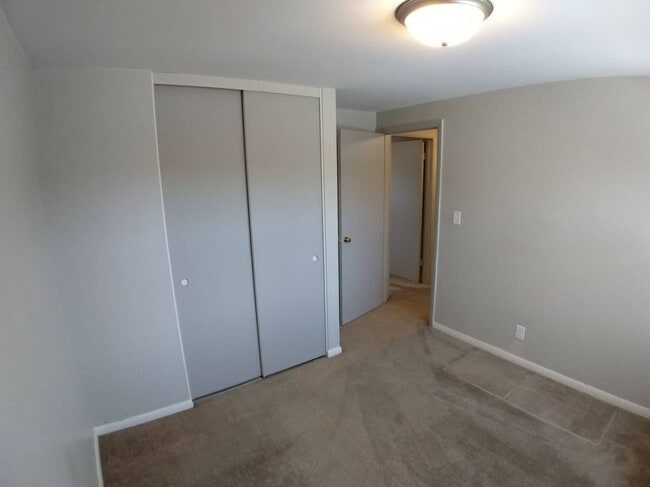 Building Photo - 429 Kelly Cir